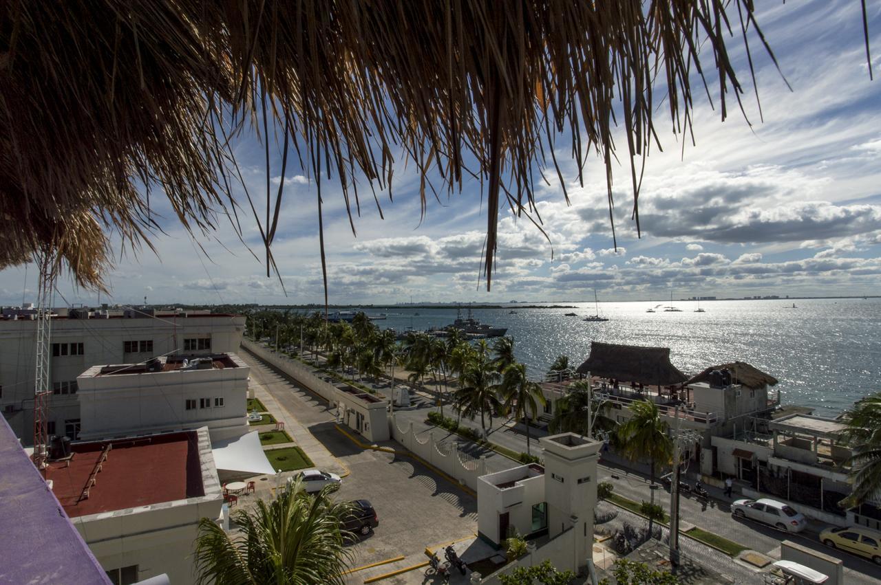 Les Trois Singes - Friendly Hostel Isla Mujeres Exterior photo