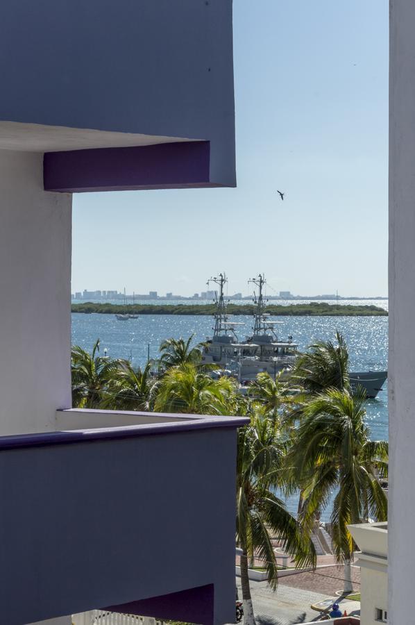 Les Trois Singes - Friendly Hostel Isla Mujeres Exterior photo
