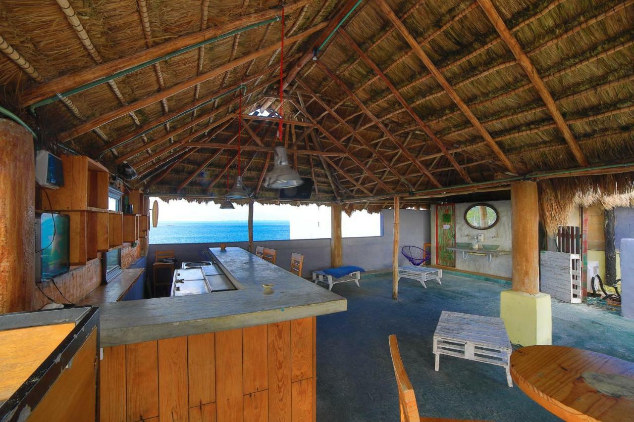 Les Trois Singes - Friendly Hostel Isla Mujeres Exterior photo