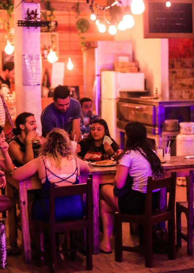 Les Trois Singes - Friendly Hostel Isla Mujeres Exterior photo